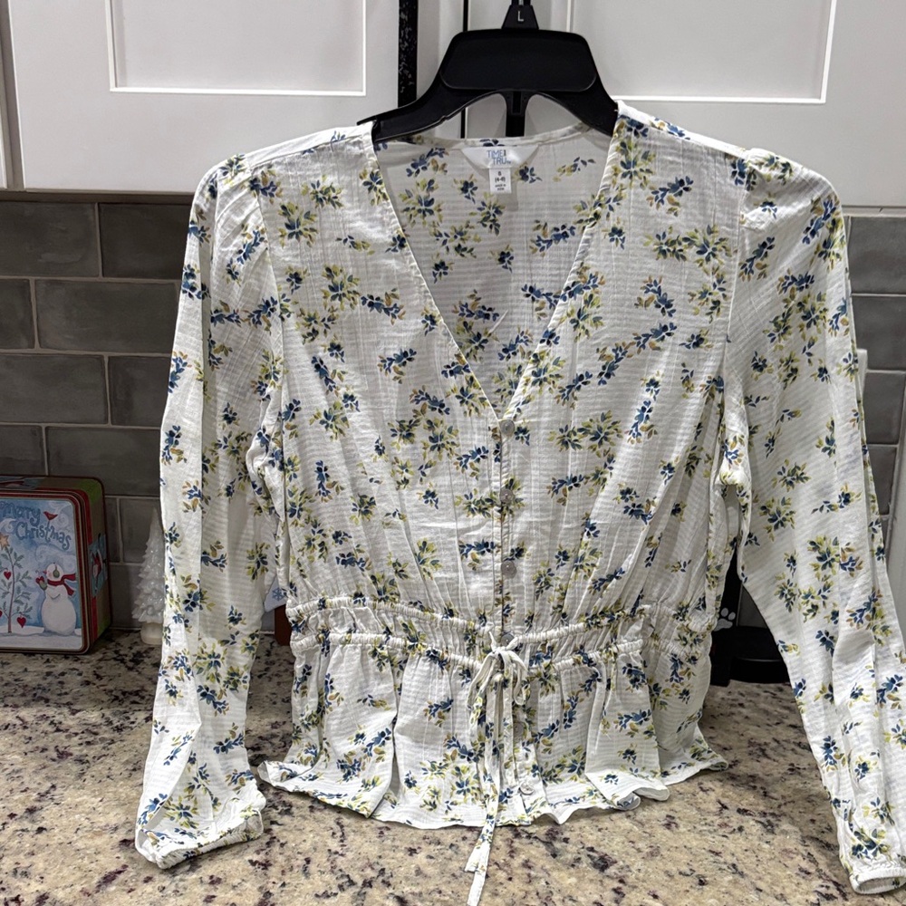 Women’s long sleeve top blouse